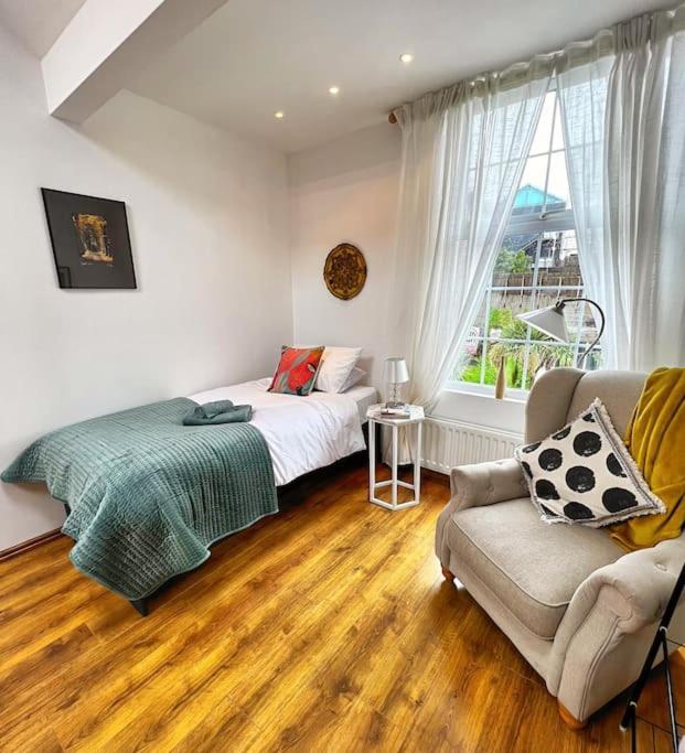 True Colours Apartment In Central Location Bangor  Luaran gambar