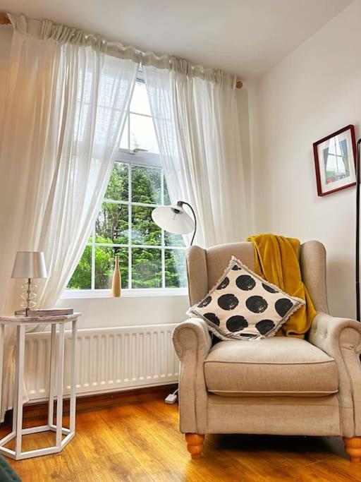 True Colours Apartment In Central Location Bangor  Luaran gambar