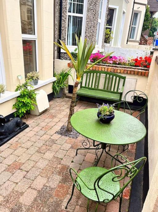 True Colours Apartment In Central Location Bangor  Luaran gambar