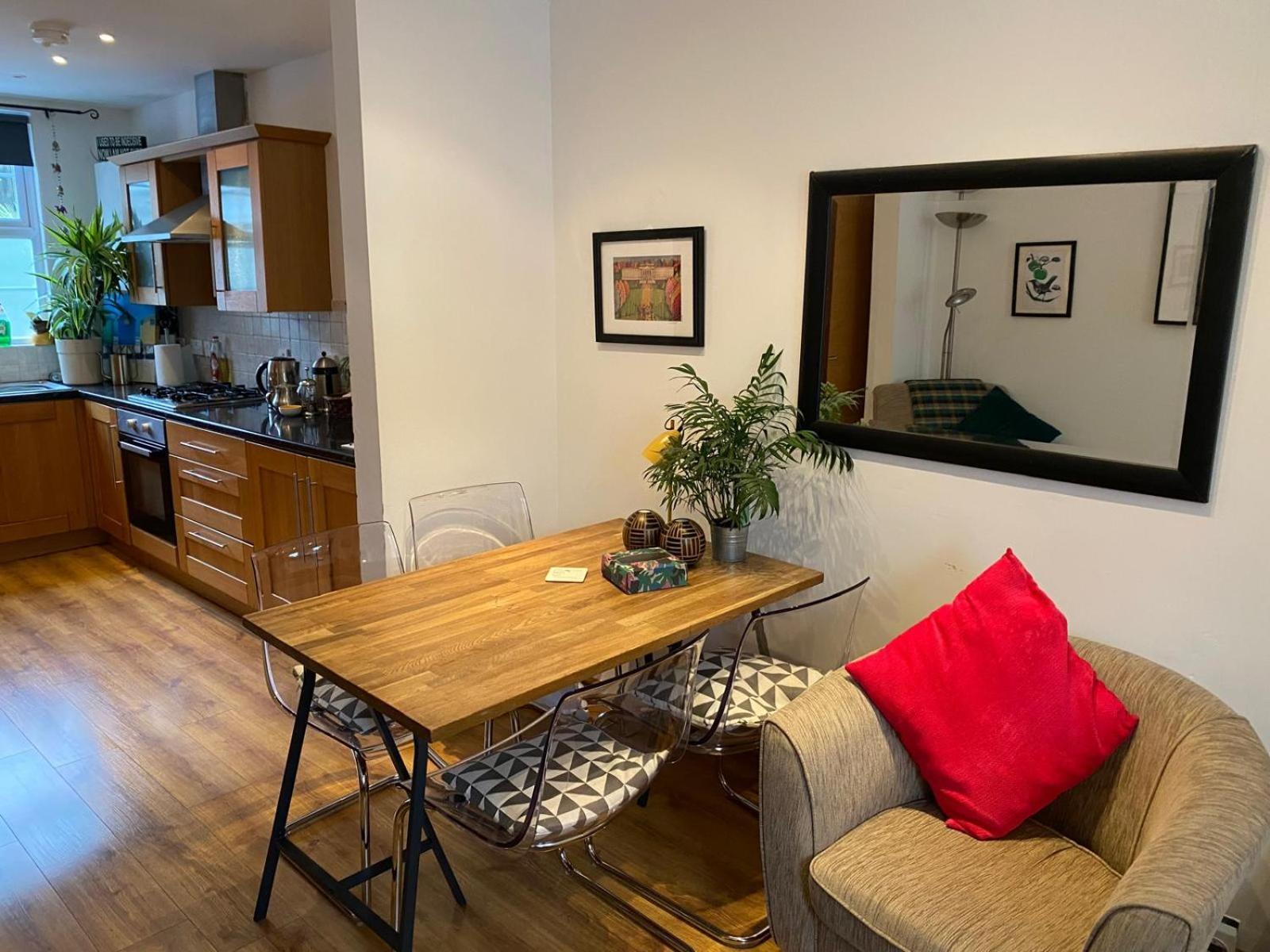 True Colours Apartment In Central Location Bangor  Luaran gambar